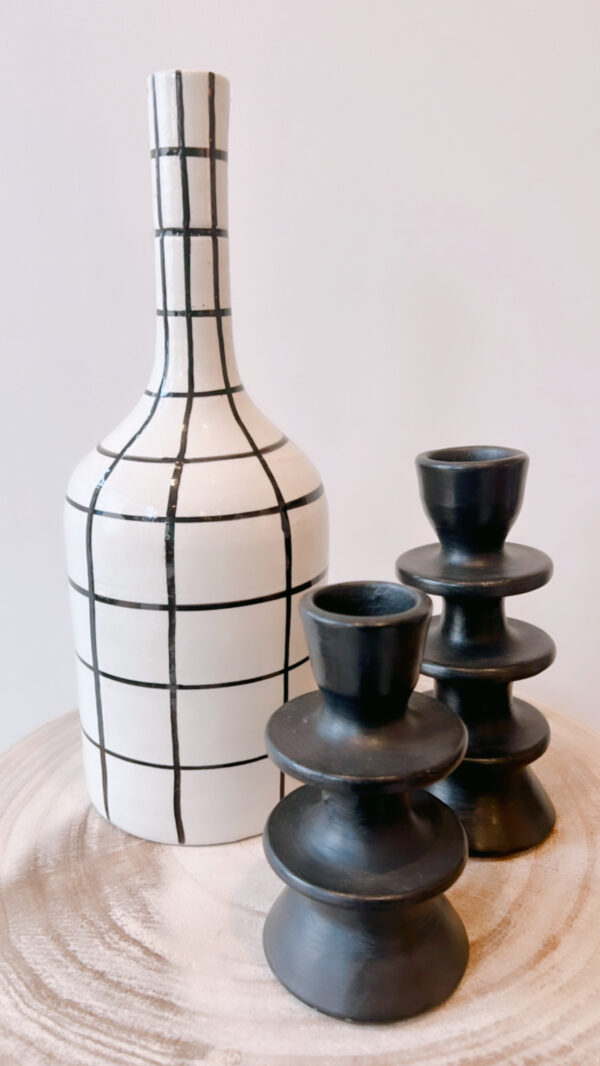 vase rayure noir
