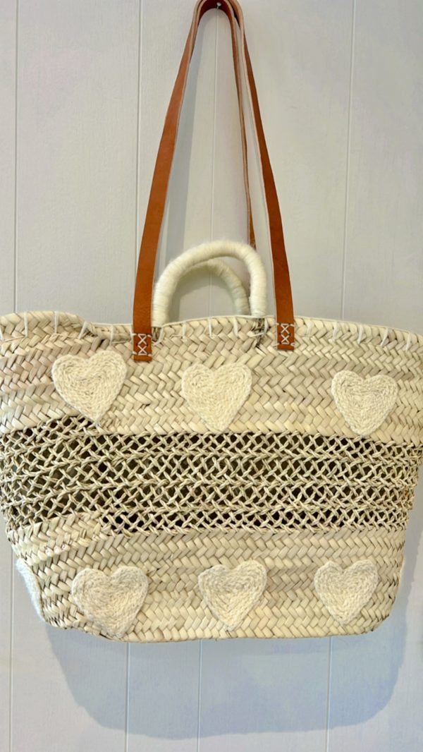 panier coeur ajouré beige