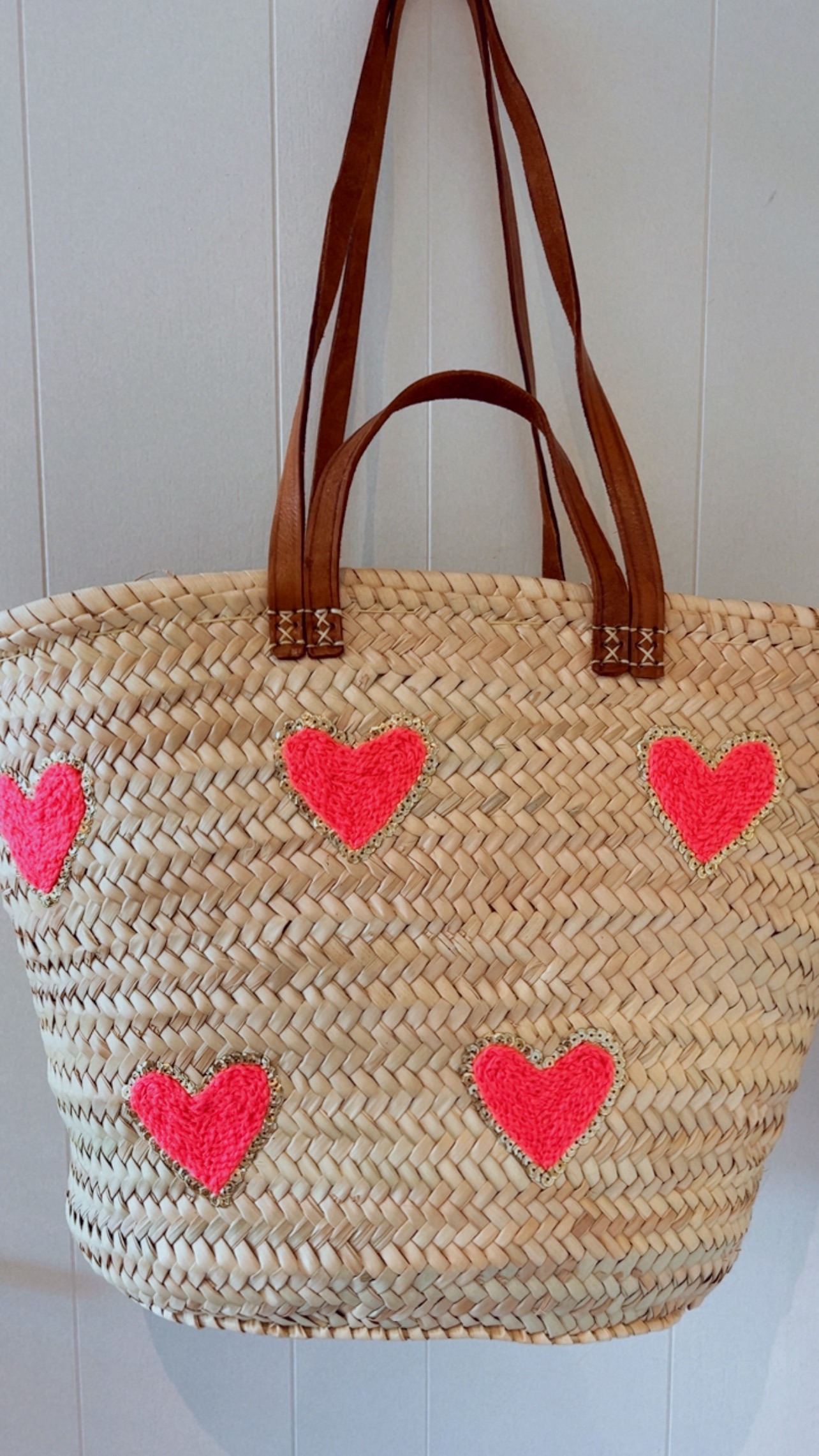 panier coeur rose fluo